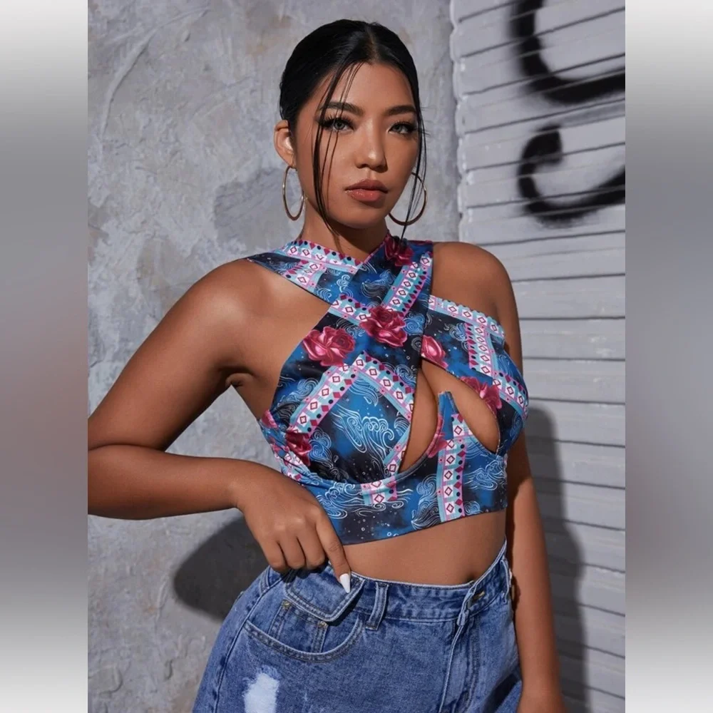 Floral Cross-Front Crop Top - Picture 3 of 5